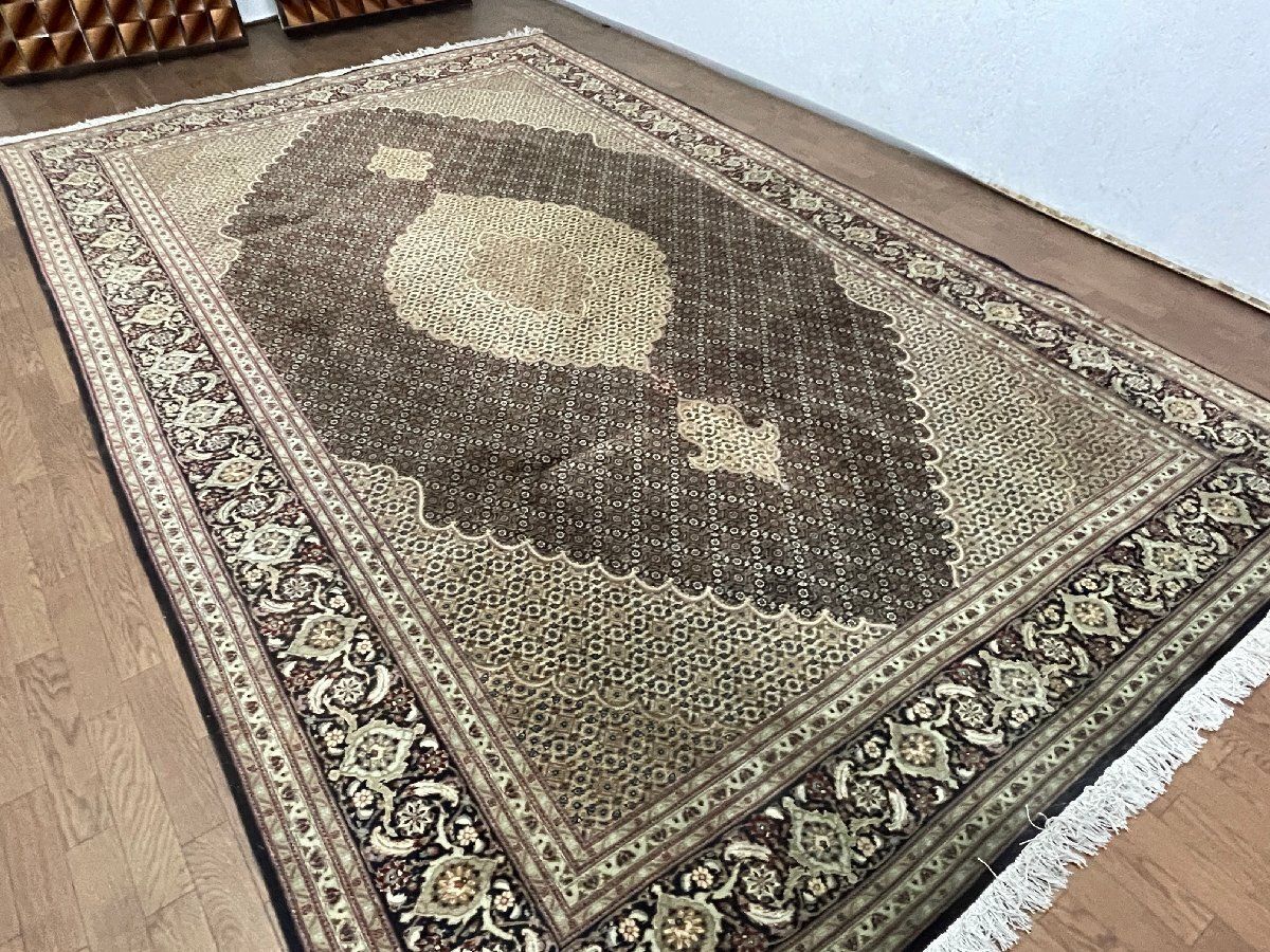 ●最 タブリーズ 手織りペルシャ絨毯 200×317cm イラン製 ウール 一部シルク マヒ柄 カーペット ラグ 大判 大きい 貝1241