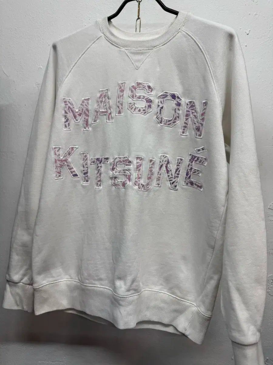 Maison Kitsuné メゾンキツネ Spellout ビックロゴ トレーナー M