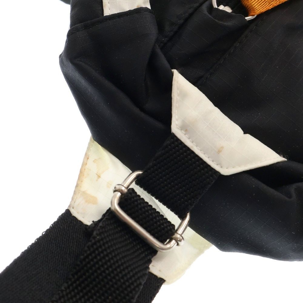 ラバーロゴパッチ付き