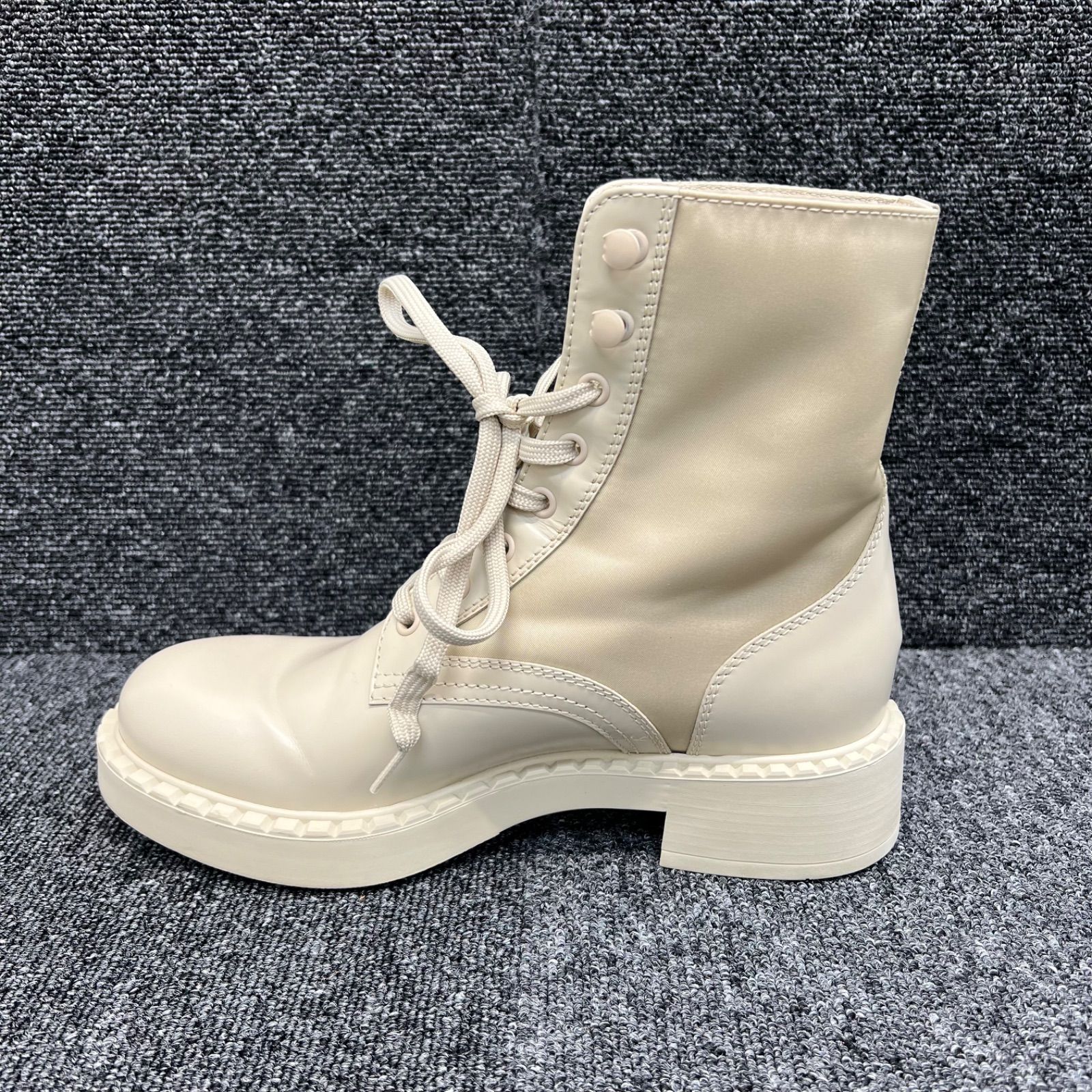 ◾︎【極美品】PRADA プラダ コンバットブーツ ベージュ レザー