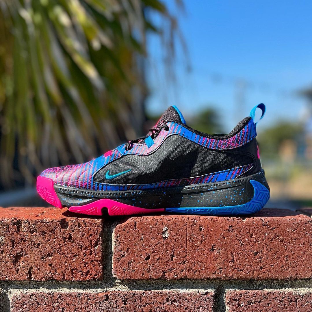 NIKE ZOOM FREAK 5 GS ナイキ ズーム フリーク 5 ヤニス アデトクンボ キッズ 女性 【BOY'S】 black/deep  royal blue-hyper pink FB8979-400 - メルカリ