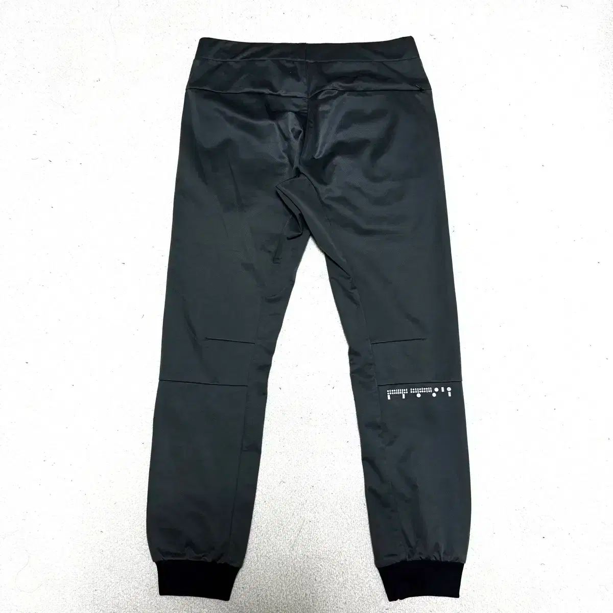 L 100 オークリー トレーナー ダウン ジョガーパンツ ズボン