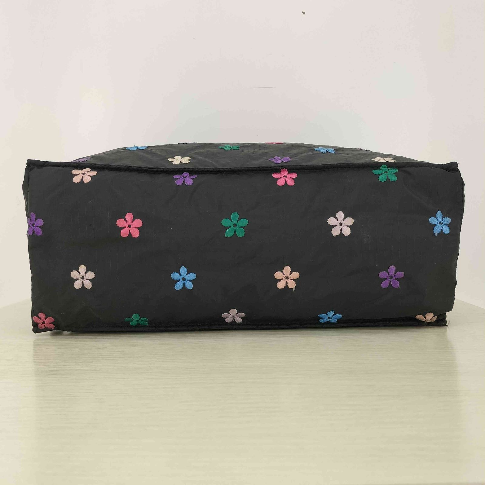 LeSportsac ボストンバッグ ブラック 花柄　レスポートサック　刺繍 レスポートサック LeSportsac 花刺繍 ミニボストンバッグ トート