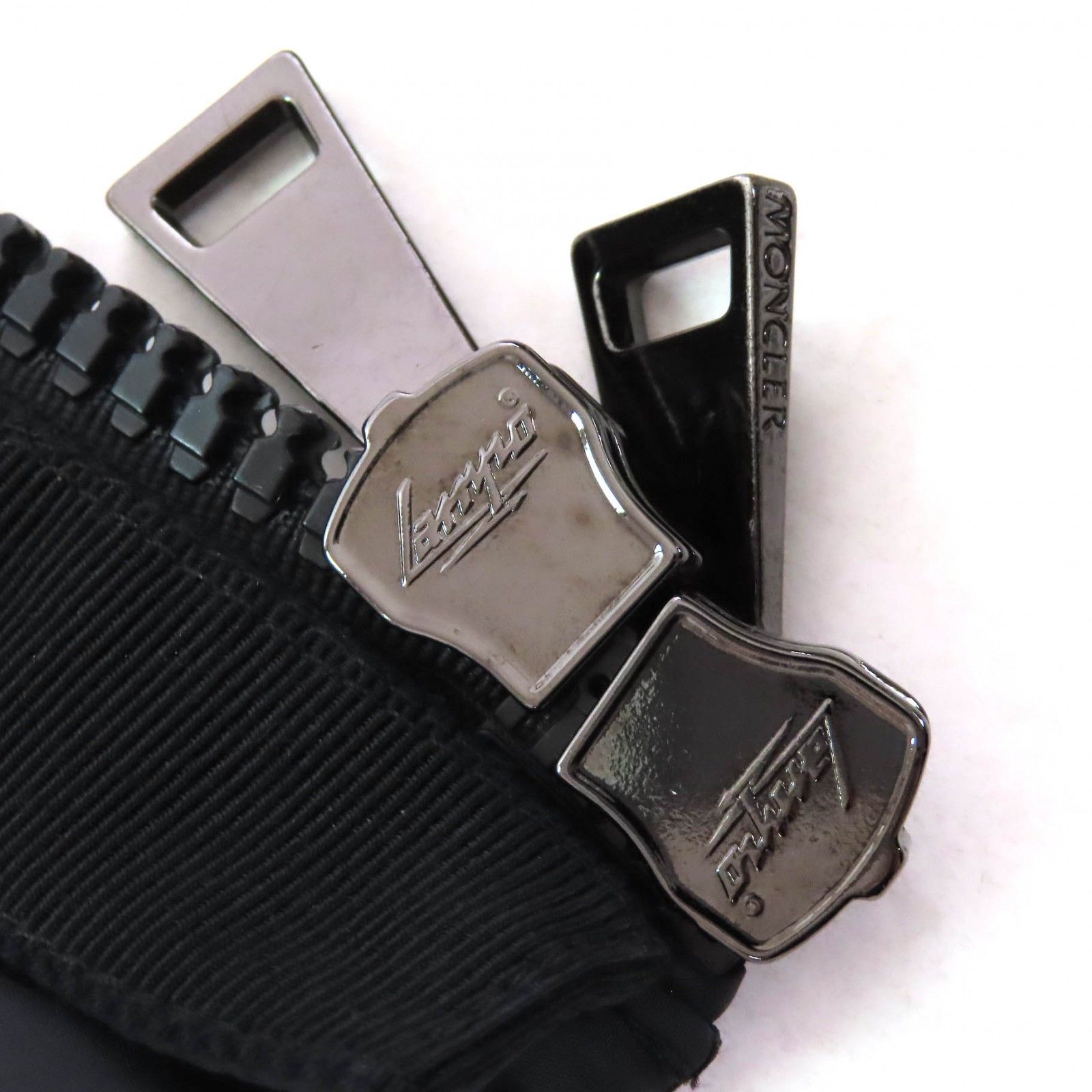 【希少】MONCLER ロゴ ダウンパネル ウールジャケット ブラック モンクレールダウンジャケット」の人気商品一覧 | 安い商品を