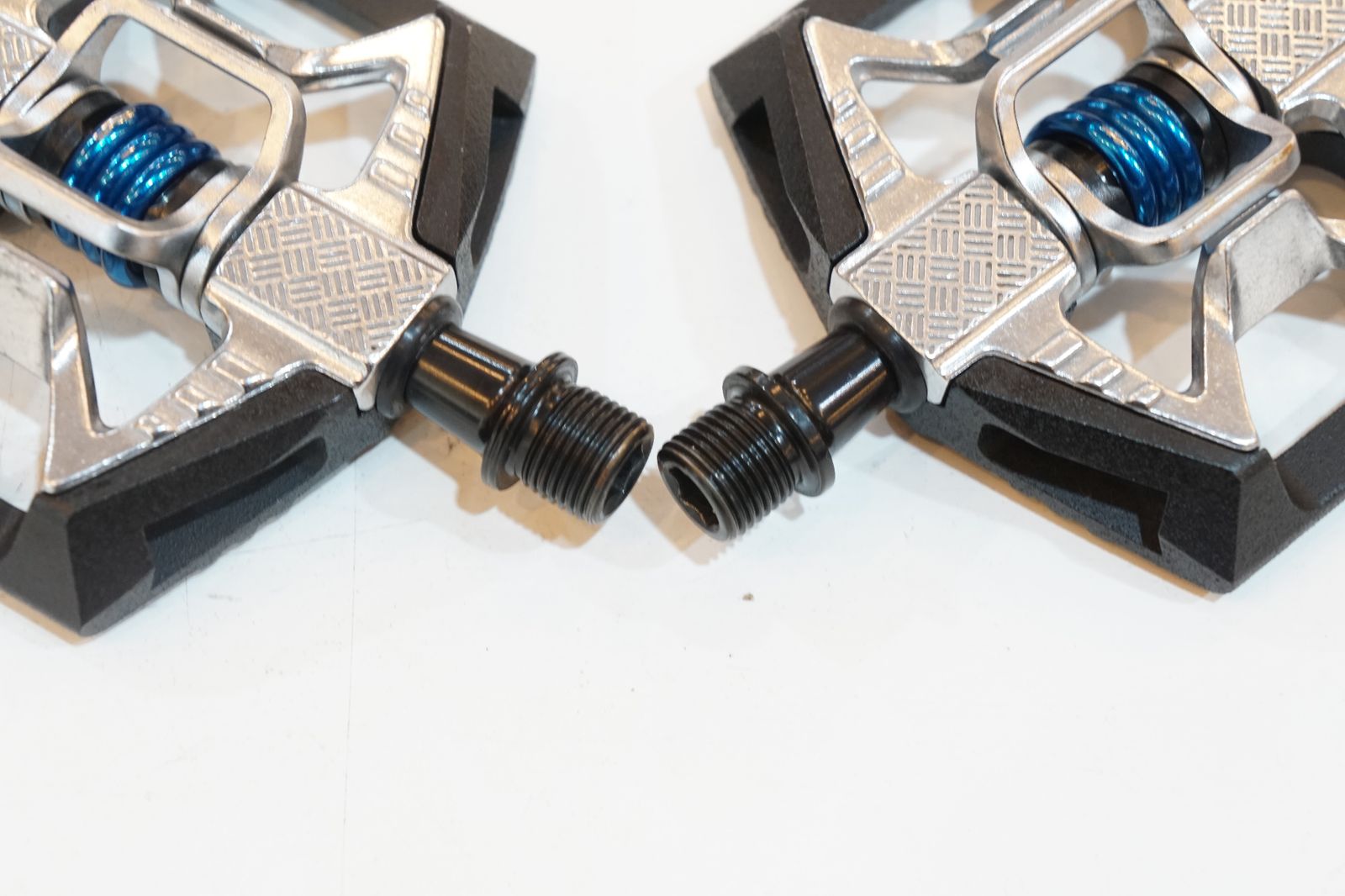 クランクブラザーズ ダブルショット 2ペダル ブラック/ブルー 自転車