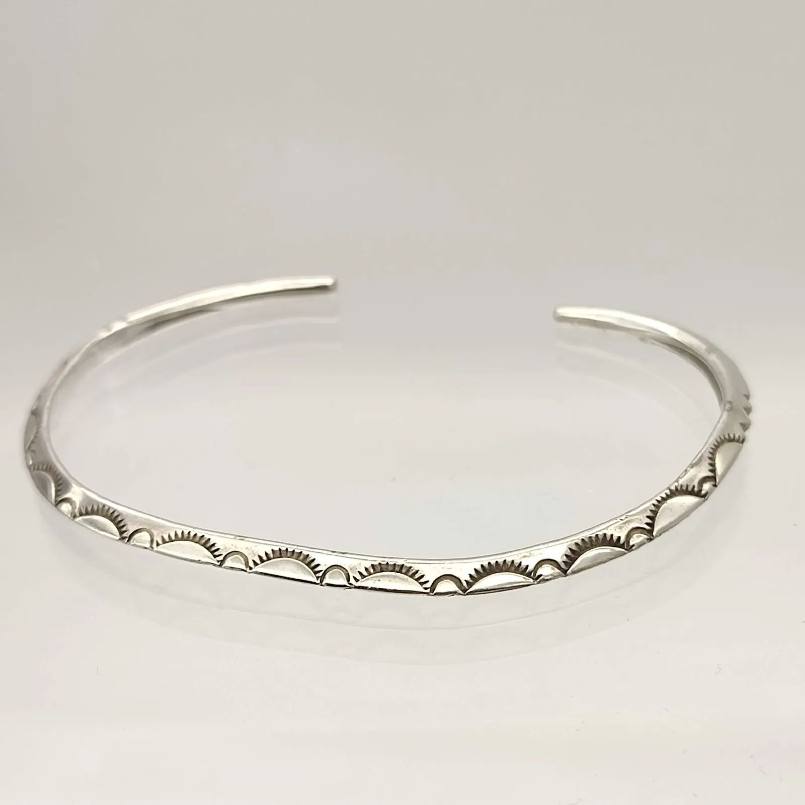 LARRY SMITH ラリースミス EXTRA THIN TRIANGLE BRACELET