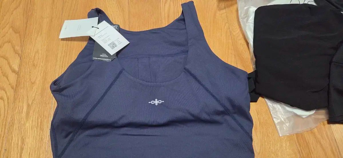 本当に綺麗です！☆5点セット☆まとめ売り☆ルルレモン☆タンクトップ