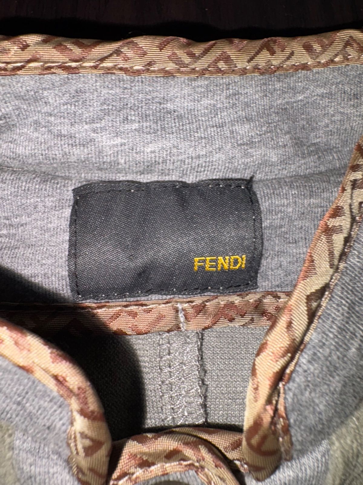 トラックスーツ