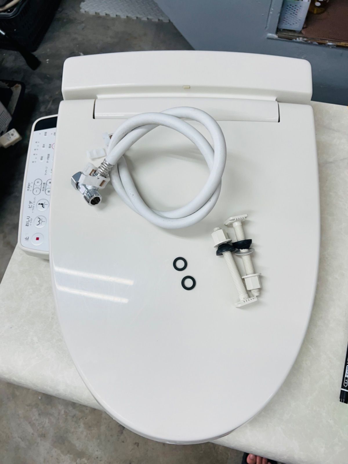SP381 INAX温水洗浄便座 CWーKA21Q／2021年製 （便座シート 眩しく 