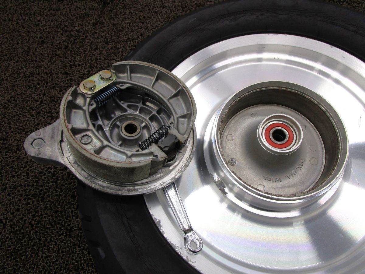 リアホイール ブレーキドラム