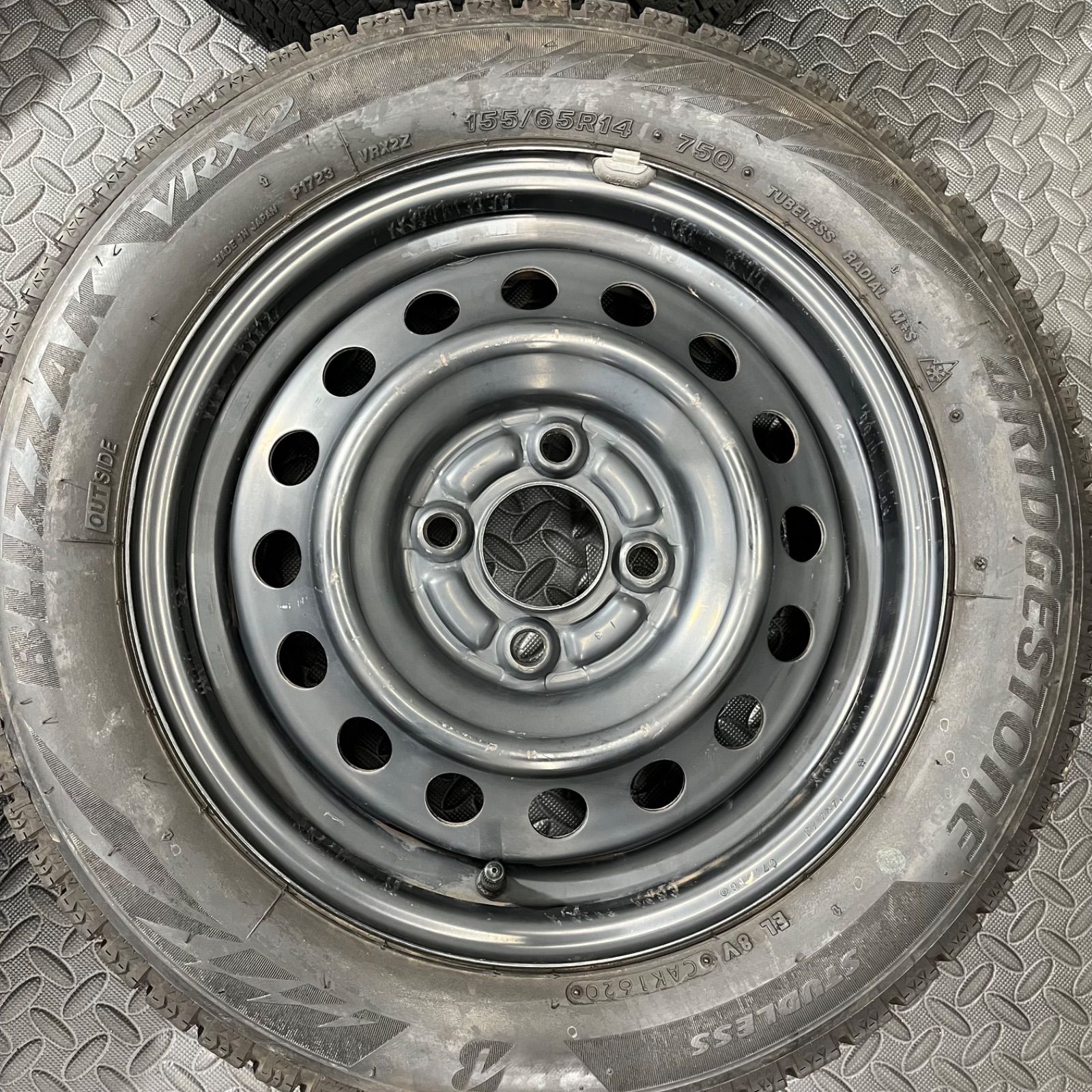 スタッドレスタイヤ 1040M