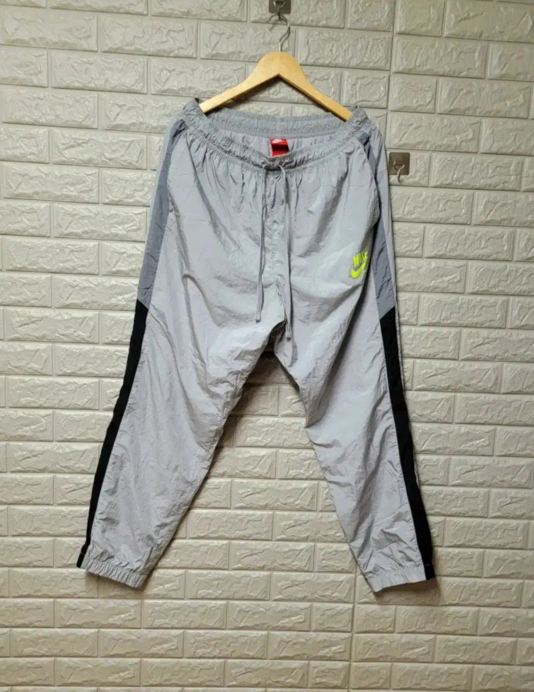 Nike(ナイキ） アーカイブ ウーブン トラックパンツ XL ： 34 インチ