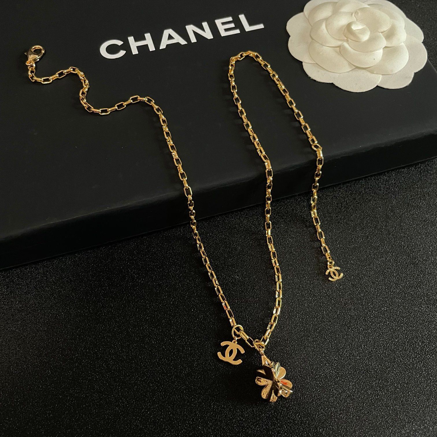 新品未使用　ヴィンテージ　CHANEL シャネル　トップス　アルファベット　希少 CHANEL - 【CHANEL】シャネル ペンダント ネックレス CCマーク