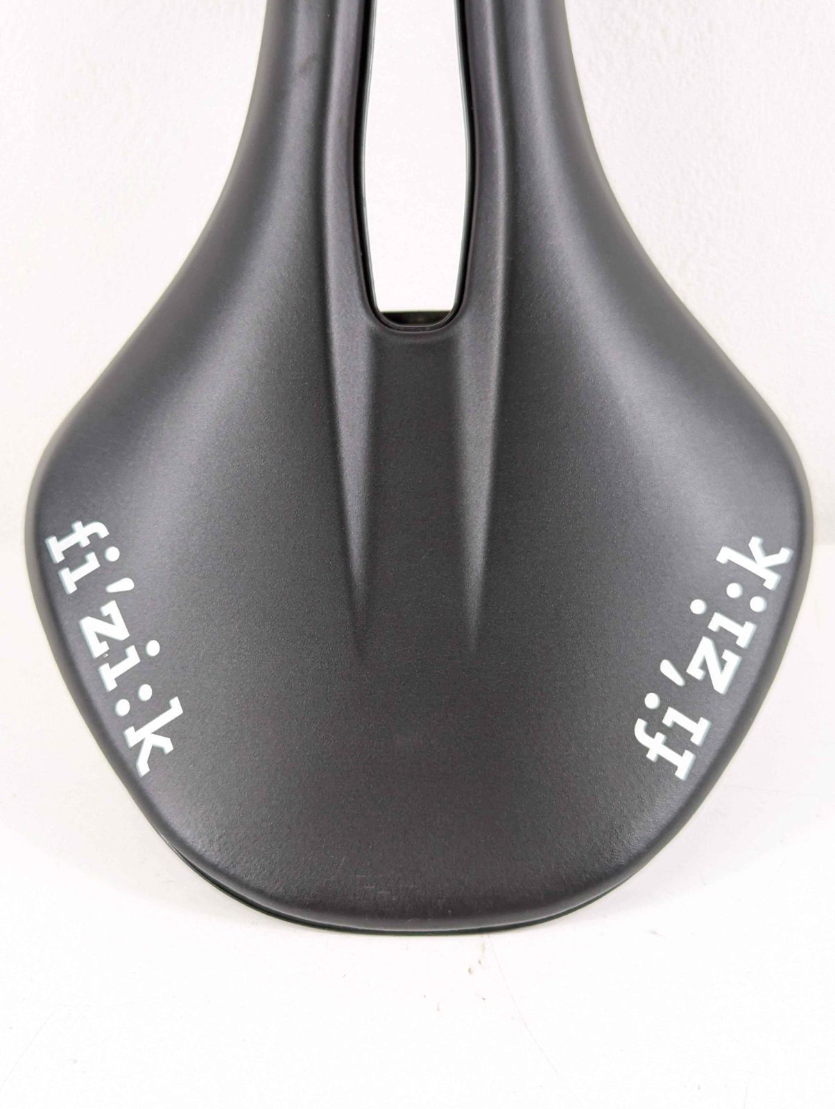 美品】Fizik Vento サドル SAD250411A - メルカリ