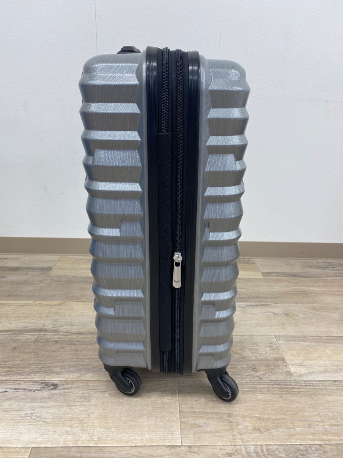 S YG24053002 Samsonite ZIPPLUS SPINNER UPRIGHTS