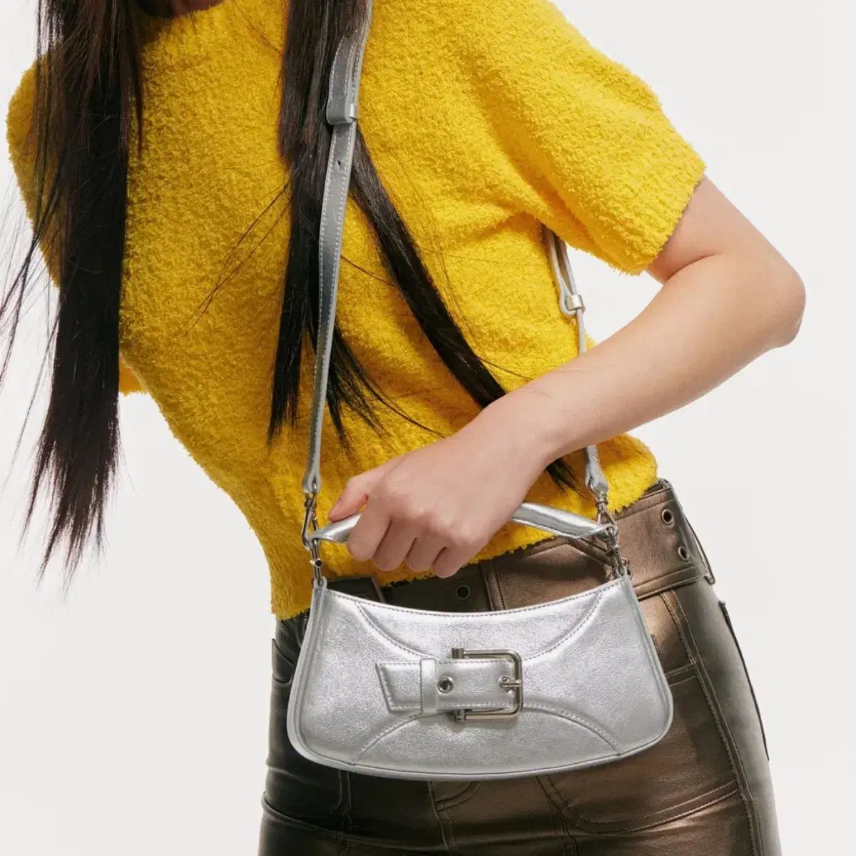 OSOI(オソイ) ベルトバッグ BELTED BROCLE_SMALL ー SILVER