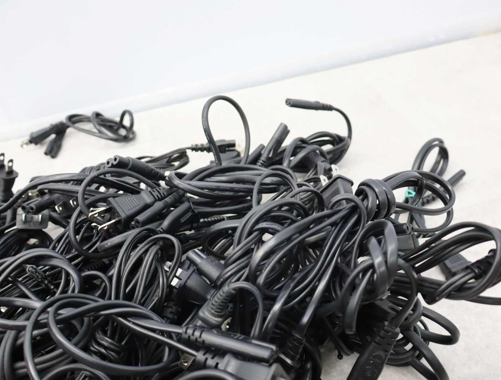 △ ｜50本まとめ AC 電源ケーブル 8の字コード｜ ｜メガネ型