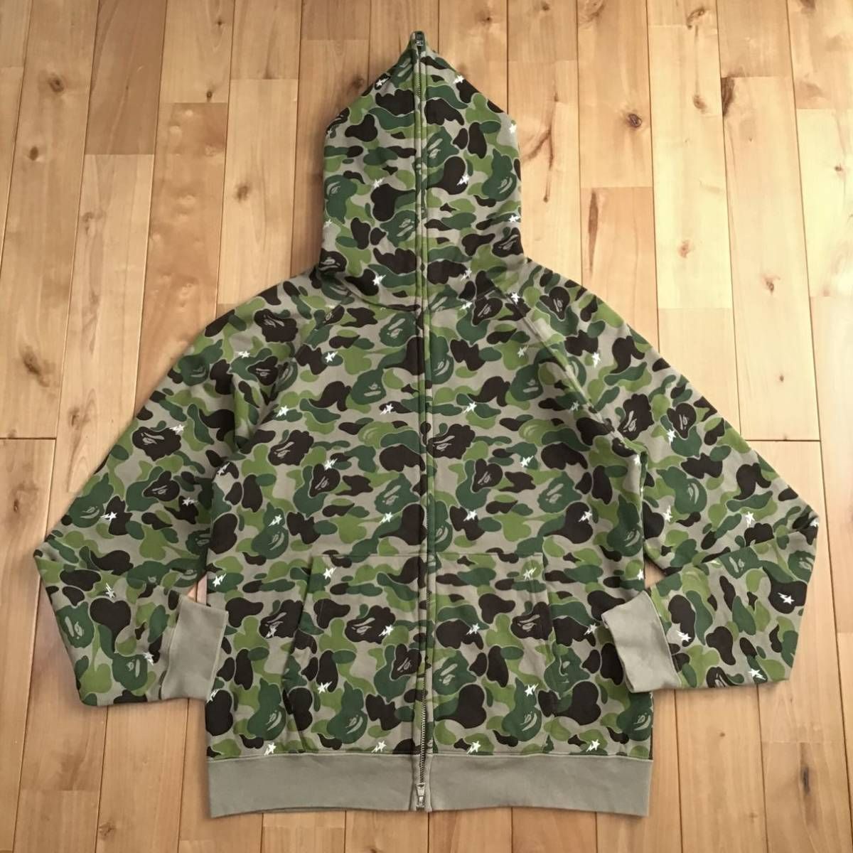 A BATHING  APE パープルカモ　ベイプスターフルジップパーカージップに入れ保管してます