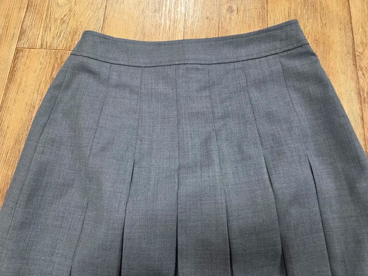 プリーツスカート
