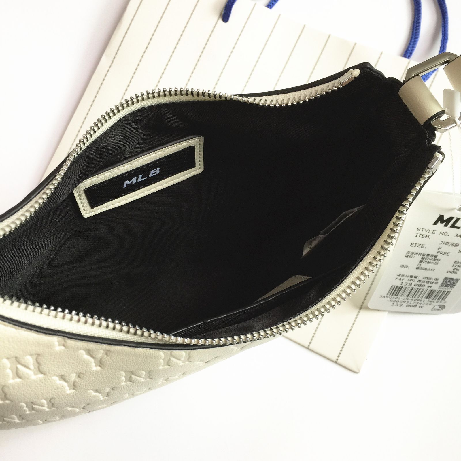 MLB モノグラム エンボ ホボバッグ NY (Black) 新品 MLB KOREA モノグラムエンボ ホーボーバッグ トートバッグ