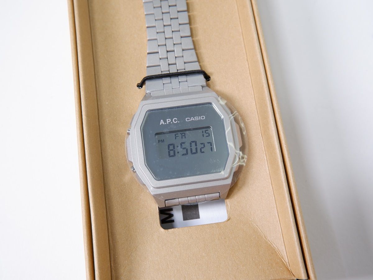 A.P.C.アーペーセーAPC × CASIO A1000ACD-7JR Silver watch腕時計 新品【-】【MWWA79165 ...