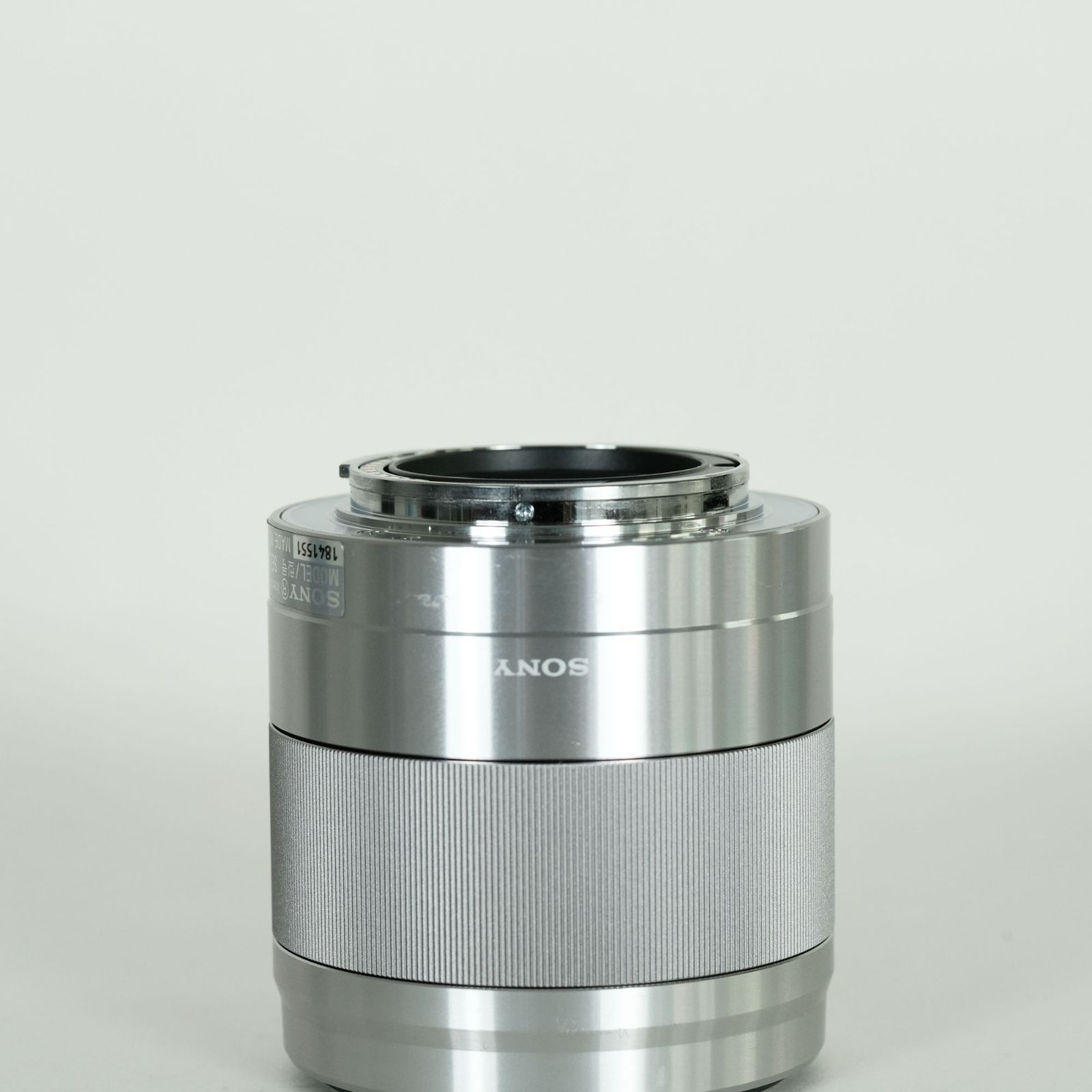 SEL50F18 シルバー