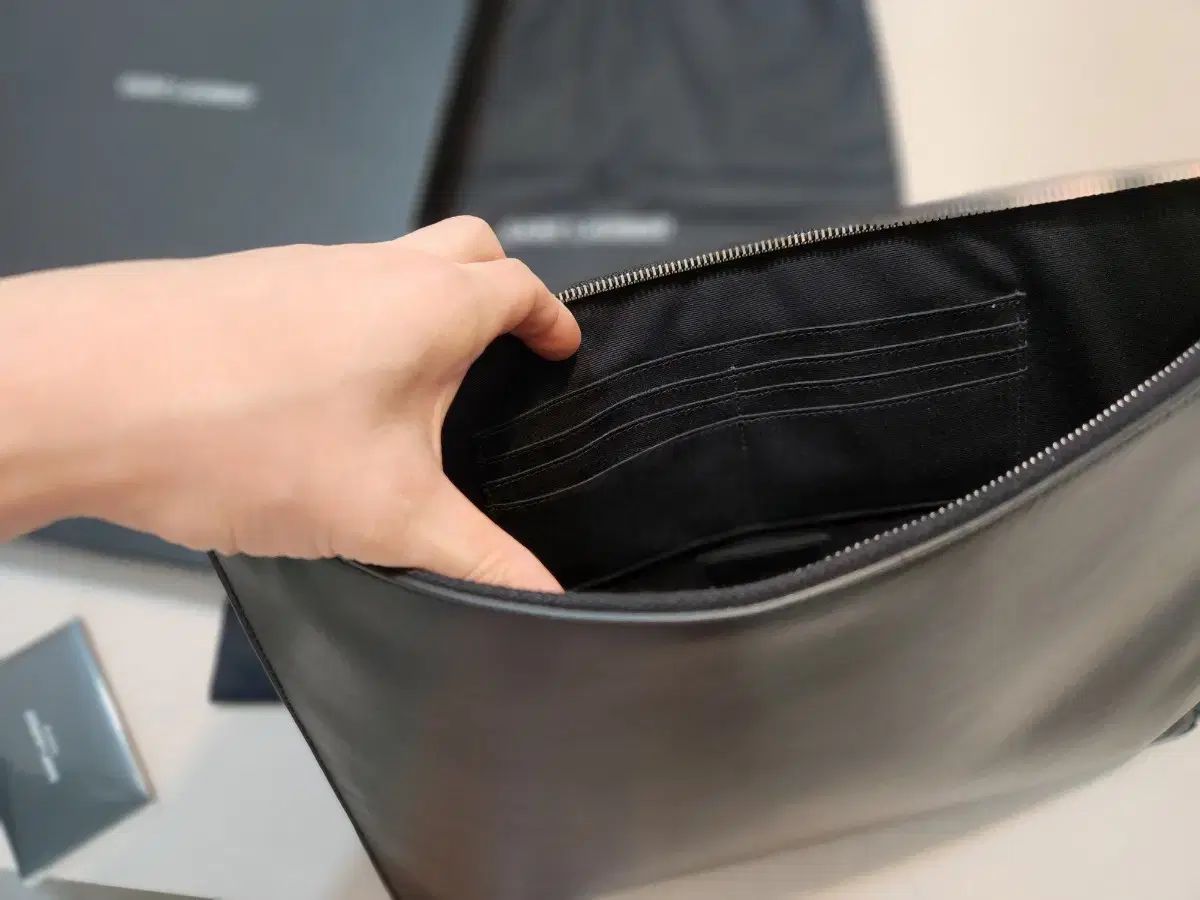 YSLクラッチバック ウォレットバック Saint Laurent ケイト チェーン