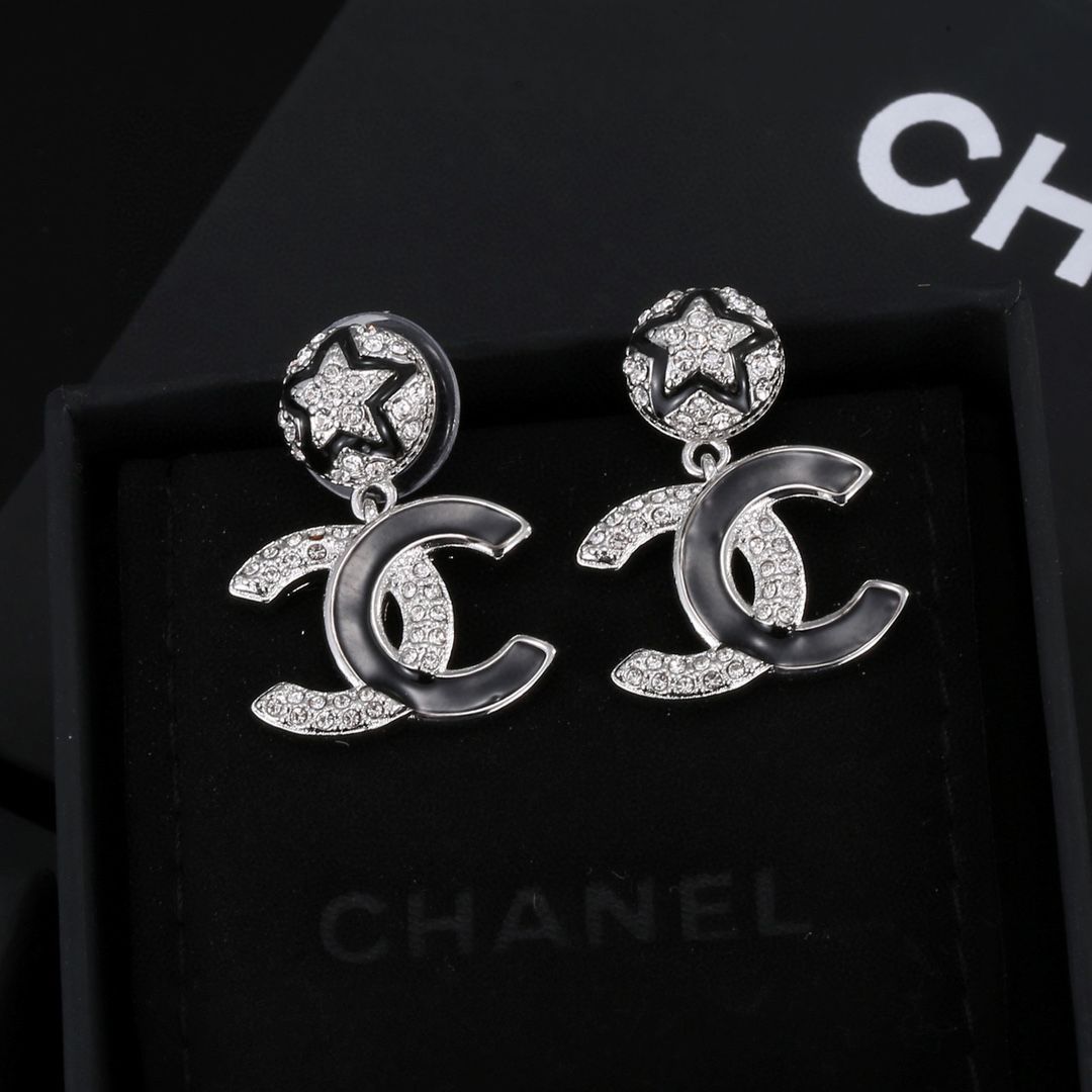 新品未使用】シャネル（Chanel）CCロゴ＆スター ピアス rt119 - メルカリ
