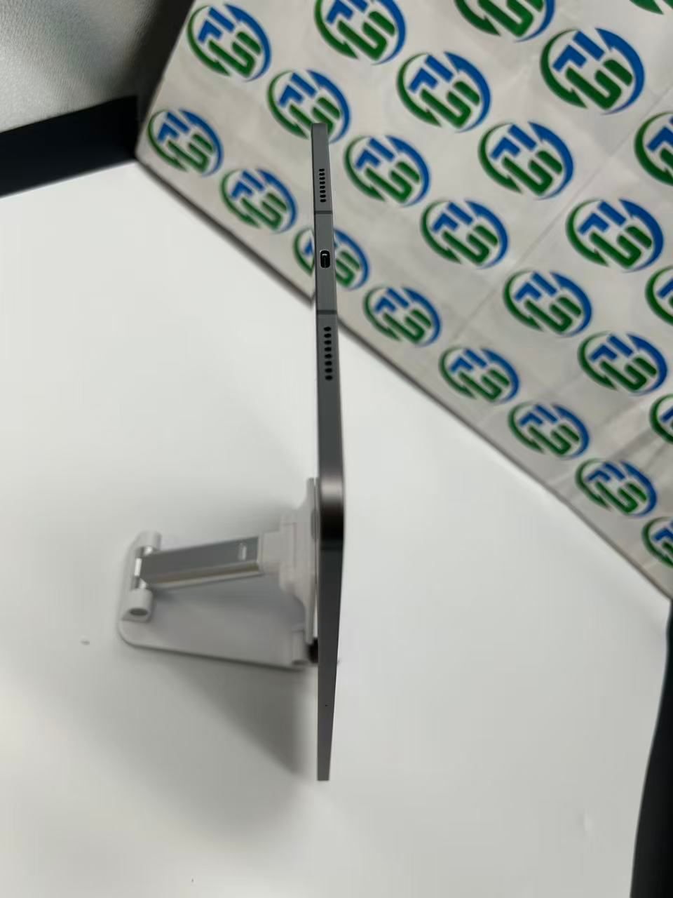 11インチ iPad Pro 第3世代 2021 WiFi＋cellularモデル 128GB スペースグレイ SIMフリー 訳アリ VETTDRUCK_DE