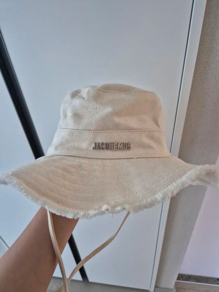 58 Jacquemus ジャックムス Le bob バケットハット オフホワイト