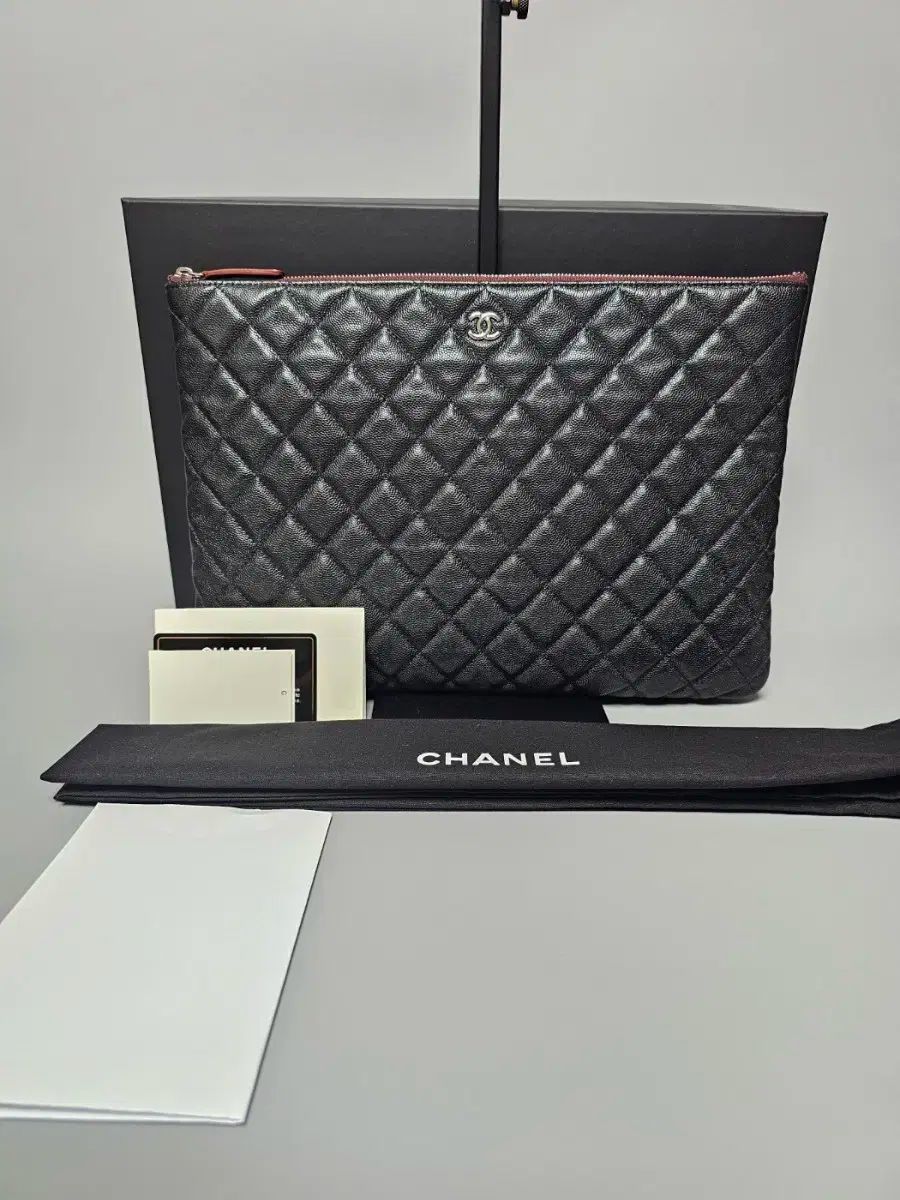 Chanel シャネル クラシック シルバー金具 キャビア クラッチ ラージ ブラック 30 ブンダエ