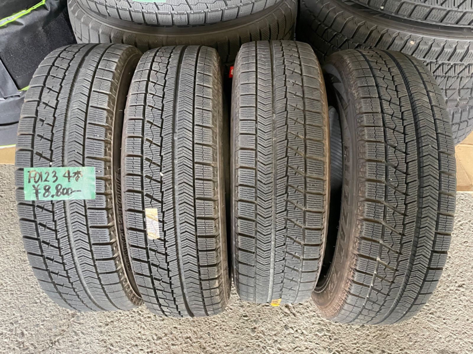 F0123）中古スタッドレスタイヤ４本セット！165/70R14 ブリヂストン ブリザック VRX 2017年製造！タフト、ソリオ、マーチなどに！ -  メルカリ