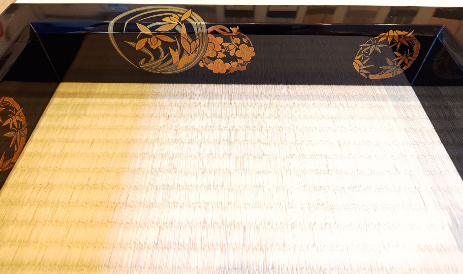 送料込【逢絢亭】茶道具 炉縁 輪島塗 花の丸蒔絵 木製 石昌斎と正峰の合作 共箱 逢絢亭】茶道具 炉縁 輪島塗 花の丸蒔絵 木製 石昌斎と正峰の