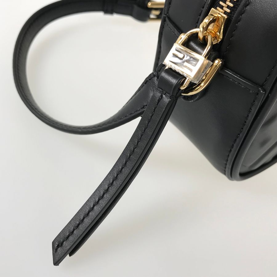 フェンディ FENDI 8BS077 レザー ショルダーバッグ fhb【中古】