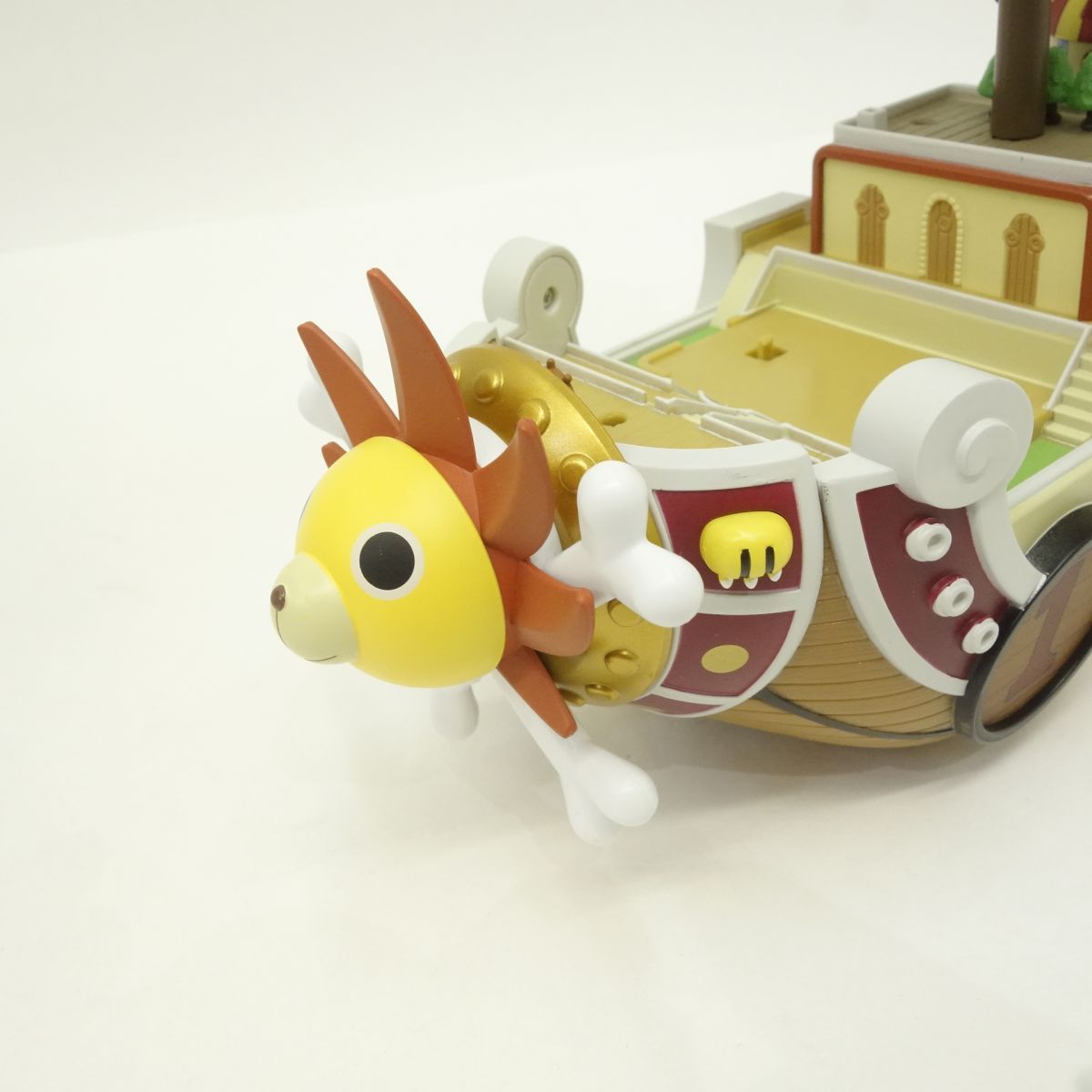 ドコモ、5万台限定の「N-02E ONE PIECE」を12月21日に発売