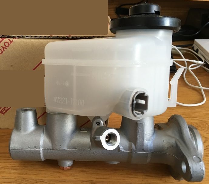 トヨタ TOYOTA 純正 ♥ カローラレビン トレノ AE111 ブレーキ マスター シリンダー AE86 TE27 KP61 流用 パーツ エンジン タイヤ バンパー 検索 マフラー