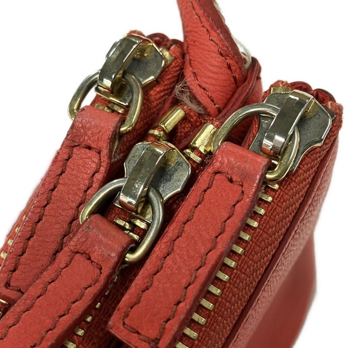 セリーヌ　ショルダーバッグ　レザー　トリオ　赤　レッド CELINE(セリーヌ) ショルダーバッグ トリオ レッド 斜めがけ