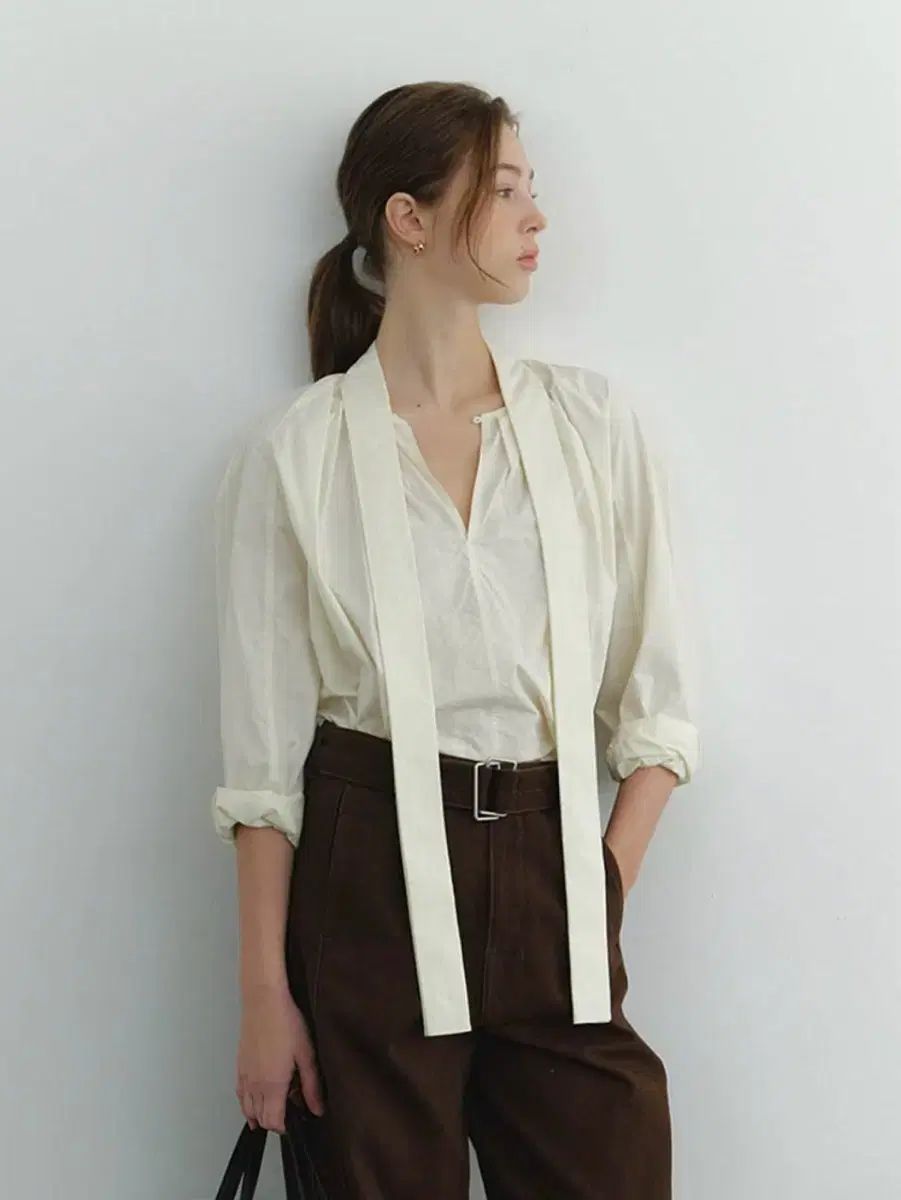  グノイ タイ ピンタック ブラウス クリーム 長袖 シャツ ブラウス