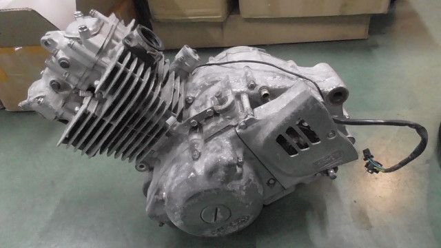 グラストラッカー BIGBOY NJ47A-125xxx の エンジン 1750212696