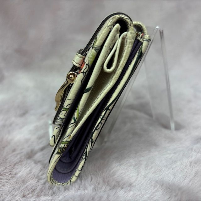 グッチ Wホック財布 二つ折り財布 レディース アビー GGキャンバス ブラック×ゴールド 中古 グッチ GUCCI Wホック二つ折り財布 グッチシマ 青 小物 エナメルレザー