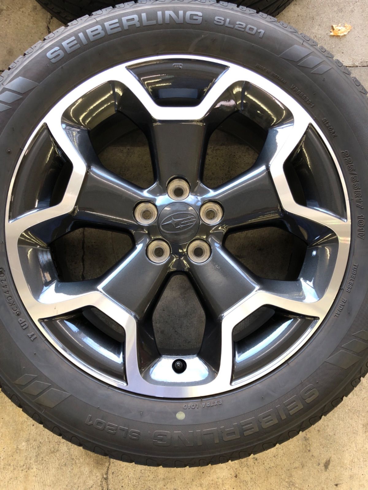 スバル XV 225/55R17 夏 サマータイヤ 2020年 17インチ 純正アルミ