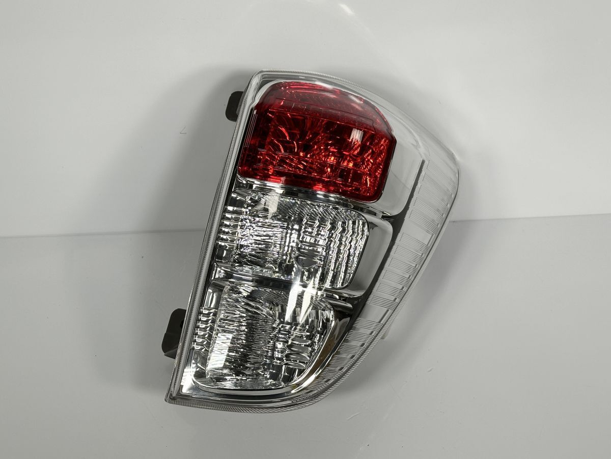 破損キズなし ラッシュ J200E J210E 後期 純正 右テールランプ テールライト RH 81551-B4050 220-51987 管理26251