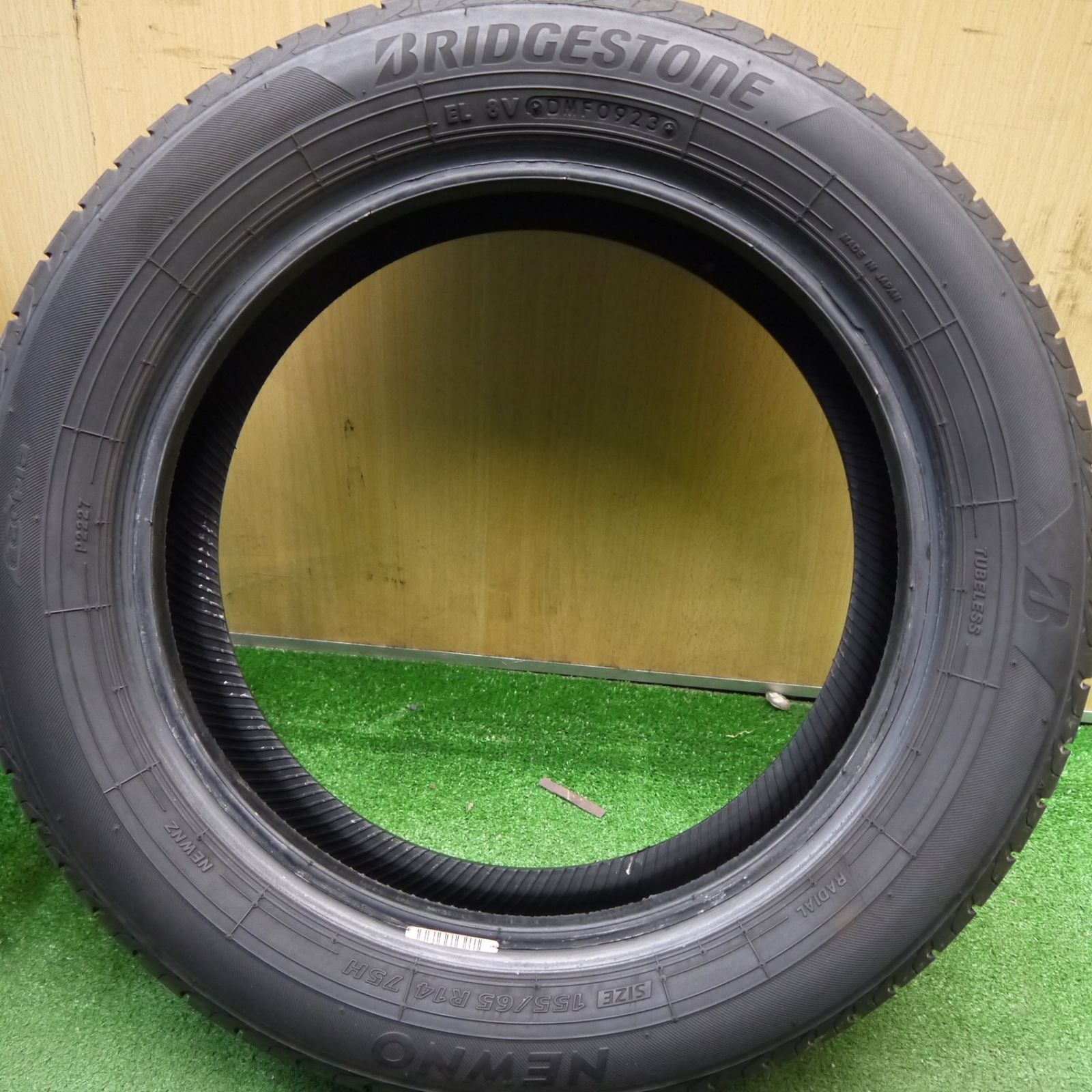 ママさん商品です バリ溝！23年！8.5分☆155/65R14 ブリヂストン NEWNO ニューノ タイヤ