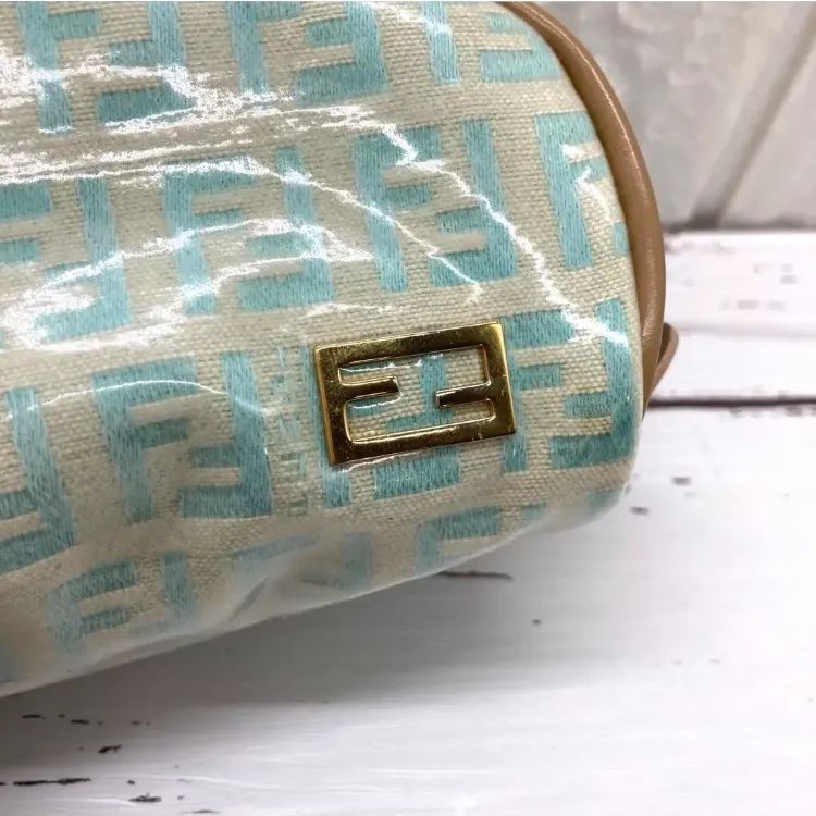 格安❣️ FENDI フェンディ ズッカ柄 ズッキーノ マルチポーチ