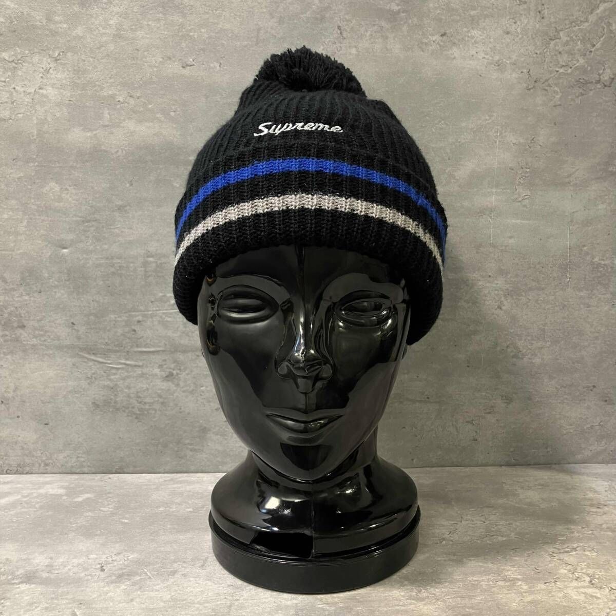 正規品　Supreme シュプリーム　ニット帽　ビーニー　ポンポン　ブラック Supreme ポンポンニット帽 ビーニー ブラック シュプリーム