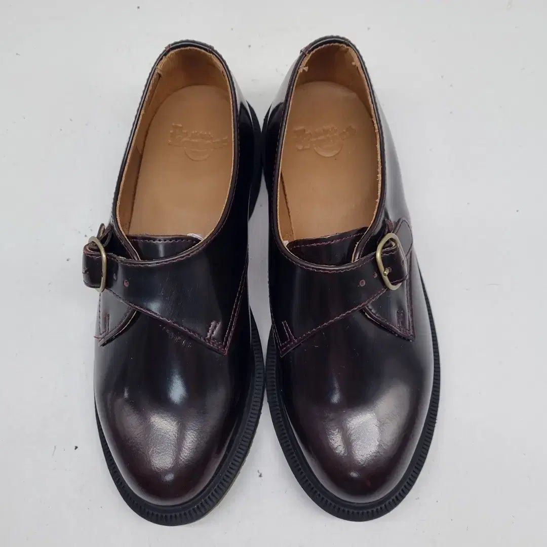 新品未使用Dr. Martens バーガンディ ローファー 本体 25cm 新品未使用Dr. Martens バーガンディ ローファー 本体 25cm