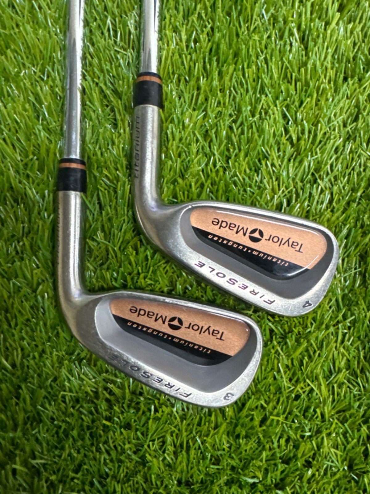 テーラーメイド　アイアン　2本　右　TaylorMade FIRESOLE