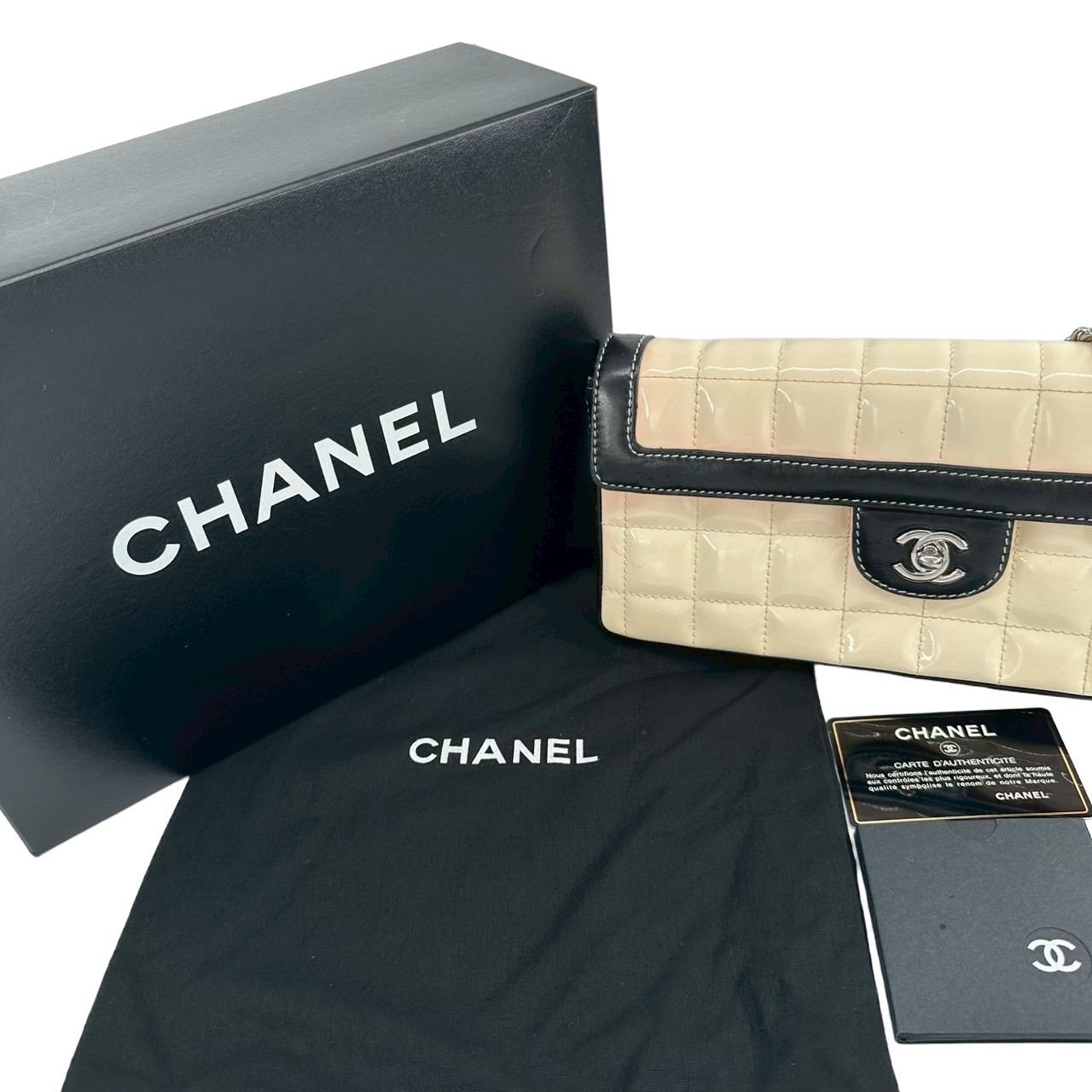 【希少】CHANEL チョコバー チェーンショルダー パテント ターンロック 希少】CHANEL チョコバー ターンロック チェーンショルダー