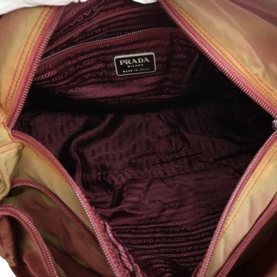 三角ロゴ フラップ