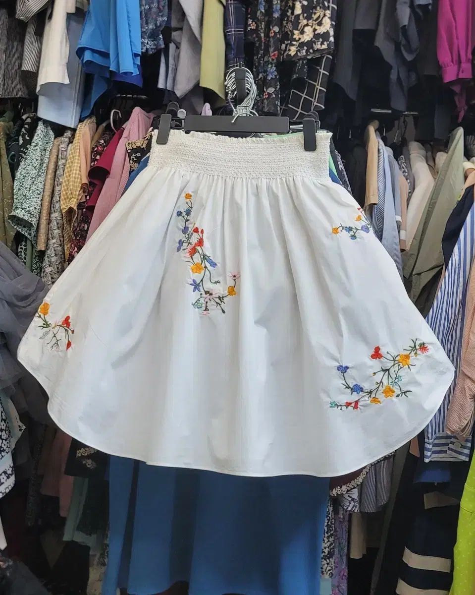 Tory Burch トリーバーチ 白 フラワー 刺繡 スカート S P